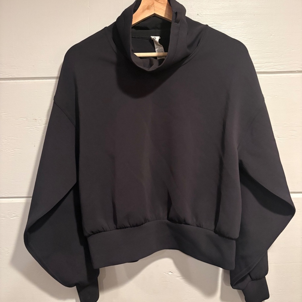 Womens Lululemon active pullover